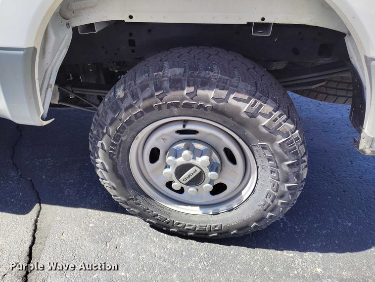 image for item EC8987 2021 Ford F250 Ext. Cab pickup truck