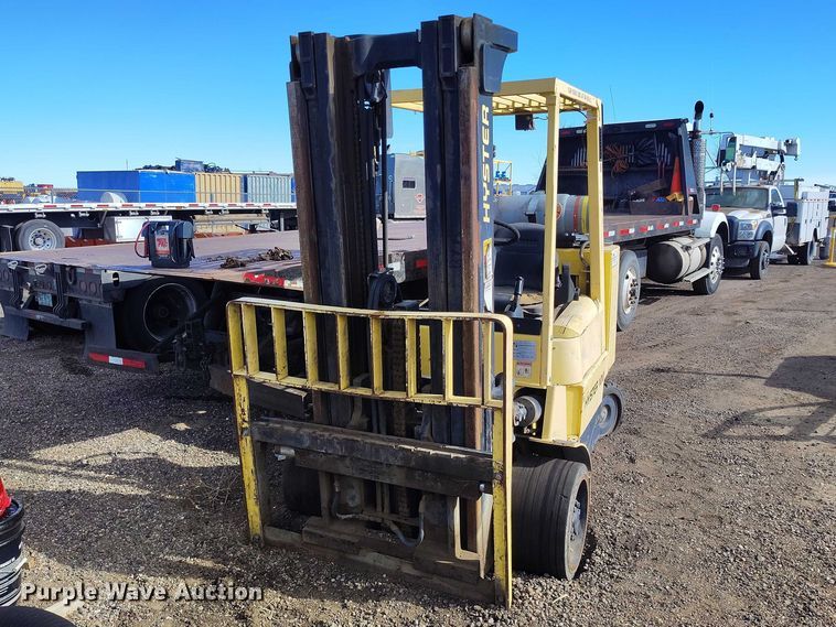 image for item EC8990 2003 Hyster 100 forklift