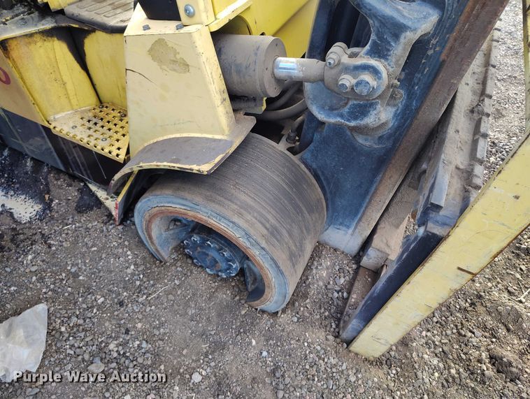 image for item EC8990 2003 Hyster 100 forklift