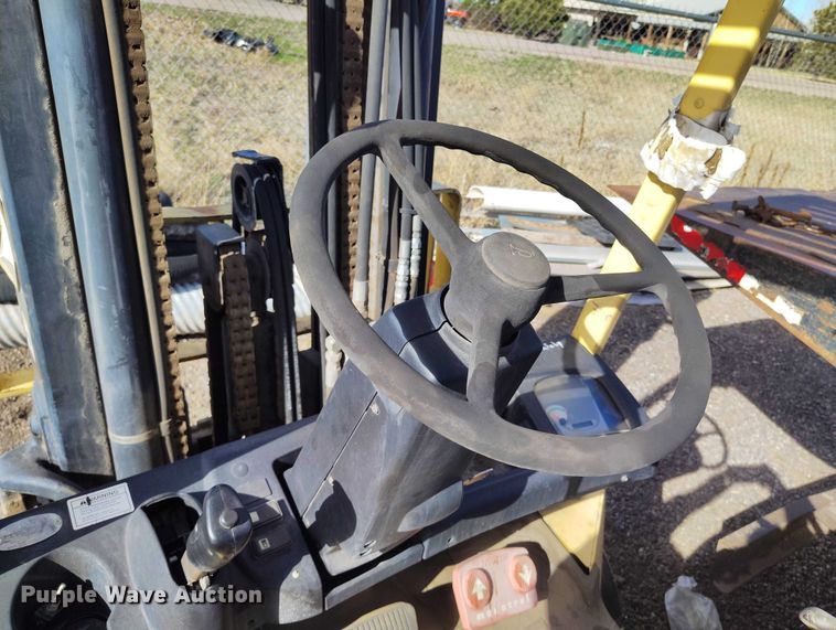 image for item EC8990 2003 Hyster 100 forklift