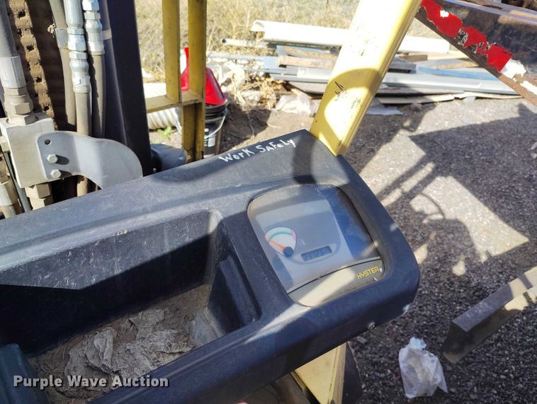 image for item EC8990 2003 Hyster 100 forklift