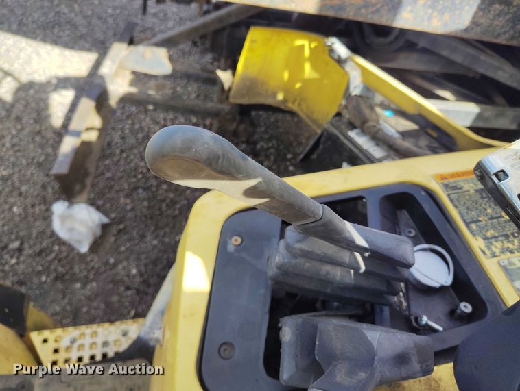 image for item EC8990 2003 Hyster 100 forklift