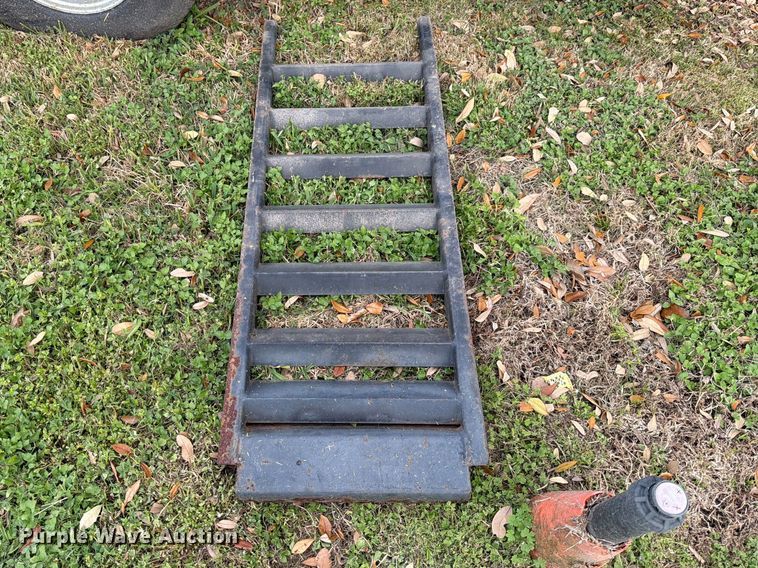 image for item ED5155 2020 Ameritrail TC18610-70E utility trailer