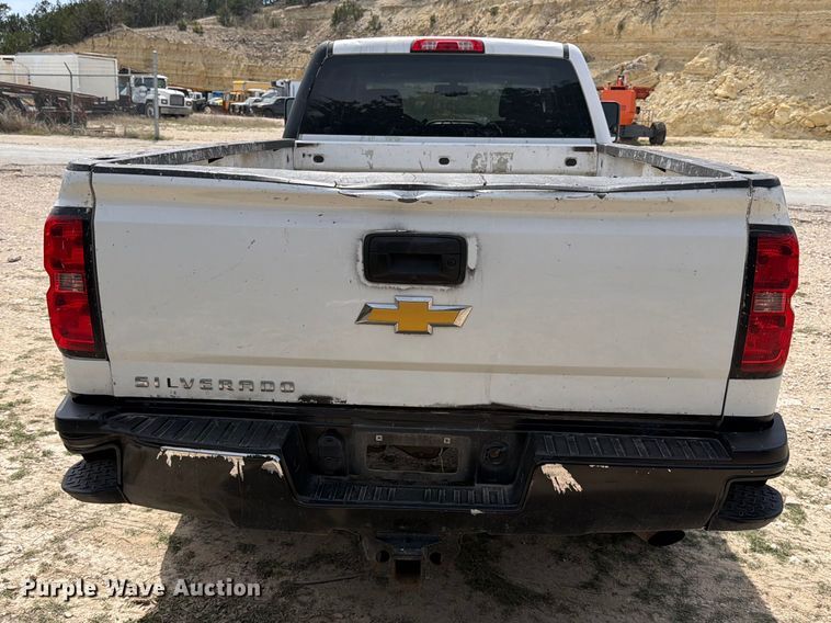 image for item ED5173 2016 Chevrolet Silverado 2500HD Crew Cab pickup truck