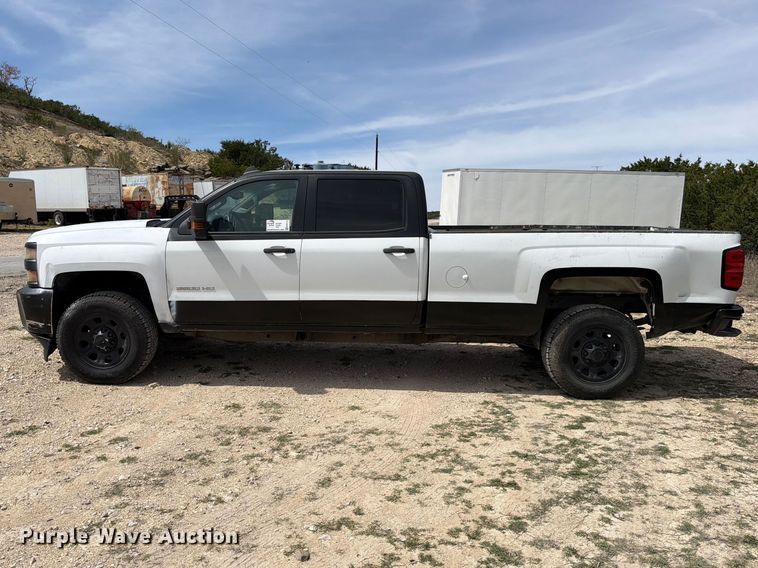 image for item ED5173 2016 Chevrolet Silverado 2500HD Crew Cab pickup truck