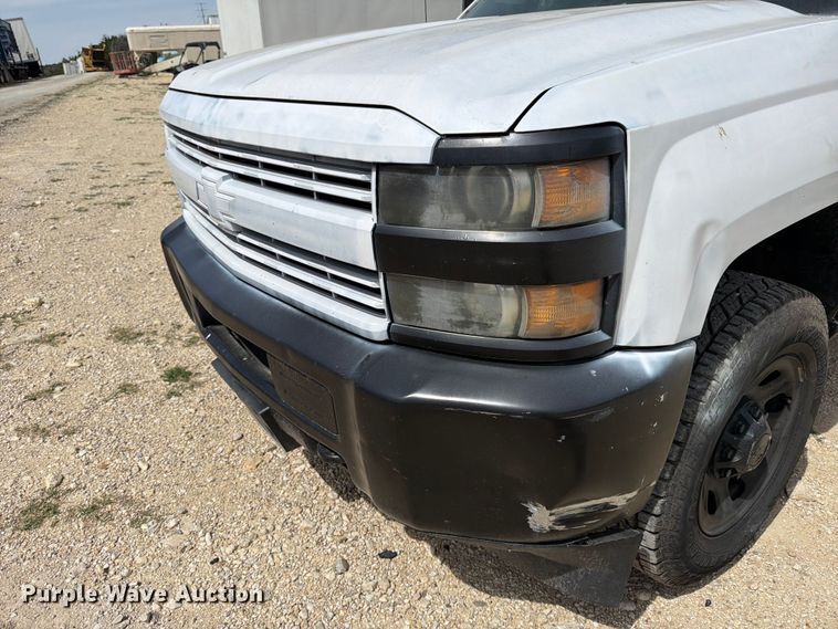 image for item ED5173 2016 Chevrolet Silverado 2500HD Crew Cab pickup truck