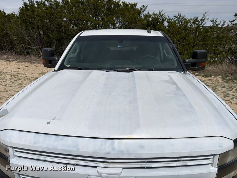 image for item ED5173 2016 Chevrolet Silverado 2500HD Crew Cab pickup truck