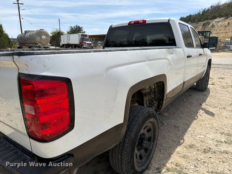 image for item ED5173 2016 Chevrolet Silverado 2500HD Crew Cab pickup truck