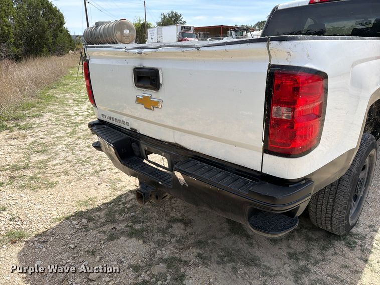 image for item ED5173 2016 Chevrolet Silverado 2500HD Crew Cab pickup truck