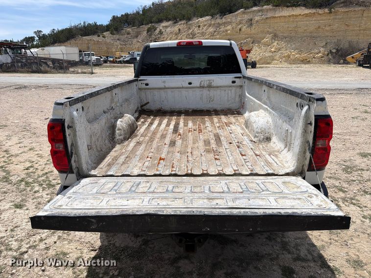 image for item ED5173 2016 Chevrolet Silverado 2500HD Crew Cab pickup truck