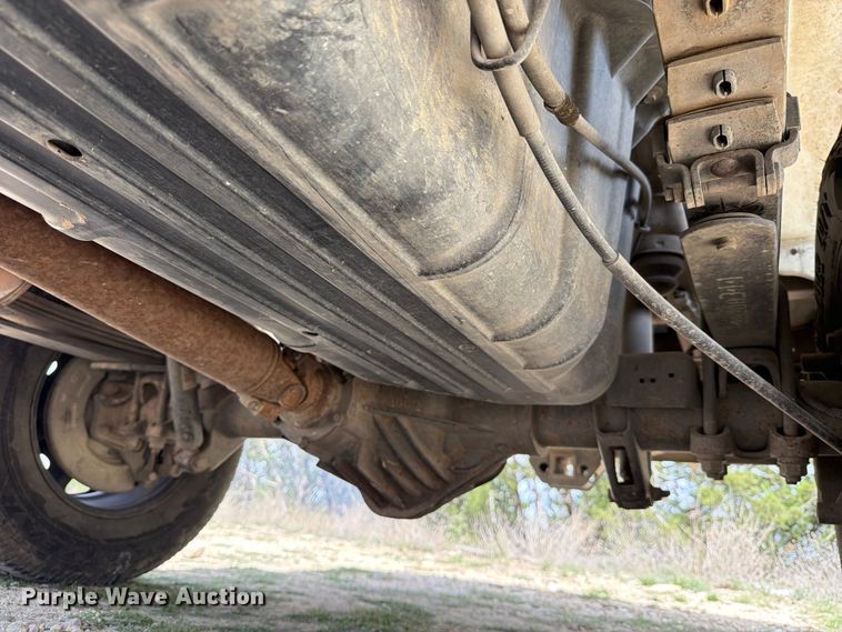 image for item ED5173 2016 Chevrolet Silverado 2500HD Crew Cab pickup truck