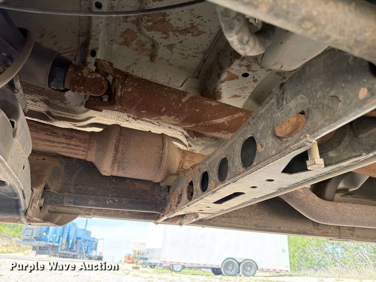 image for item ED5173 2016 Chevrolet Silverado 2500HD Crew Cab pickup truck