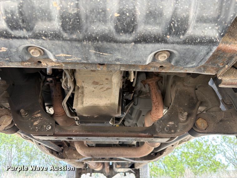 image for item ED5173 2016 Chevrolet Silverado 2500HD Crew Cab pickup truck