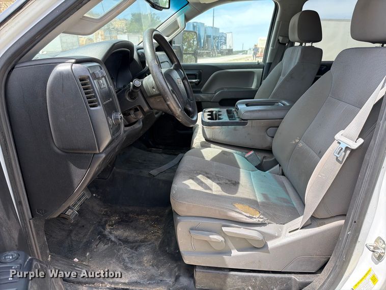 image for item ED5173 2016 Chevrolet Silverado 2500HD Crew Cab pickup truck