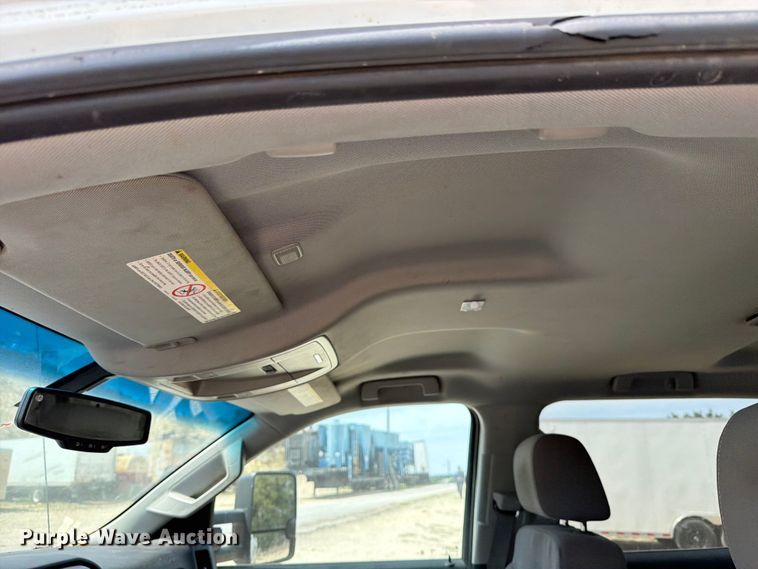 image for item ED5173 2016 Chevrolet Silverado 2500HD Crew Cab pickup truck