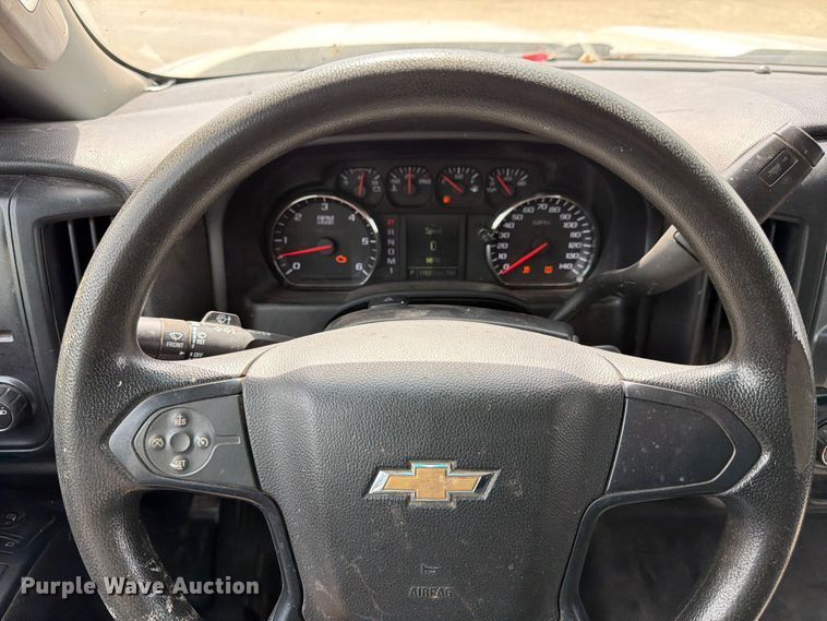 image for item ED5173 2016 Chevrolet Silverado 2500HD Crew Cab pickup truck