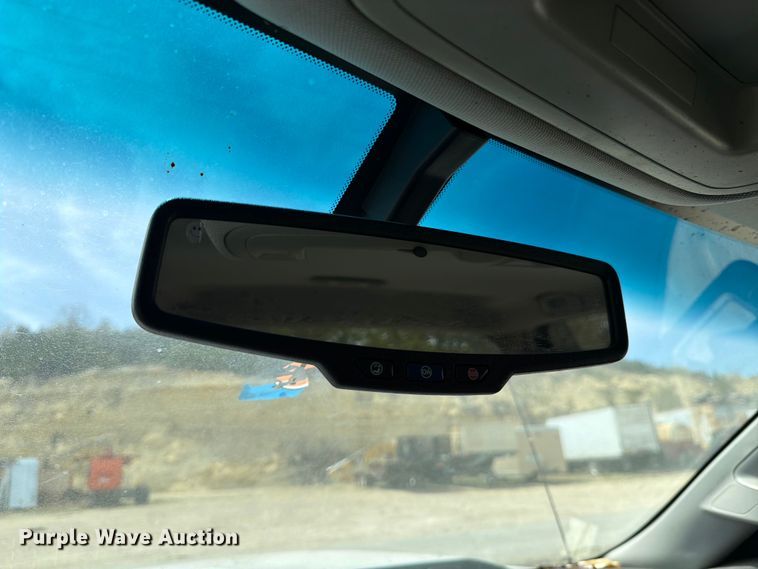 image for item ED5173 2016 Chevrolet Silverado 2500HD Crew Cab pickup truck