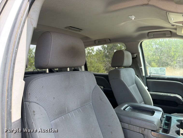 image for item ED5173 2016 Chevrolet Silverado 2500HD Crew Cab pickup truck