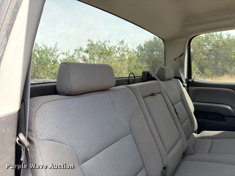 image for item ED5173 2016 Chevrolet Silverado 2500HD Crew Cab pickup truck