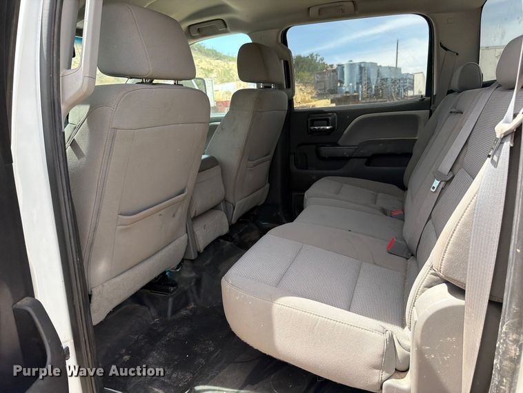 image for item ED5173 2016 Chevrolet Silverado 2500HD Crew Cab pickup truck