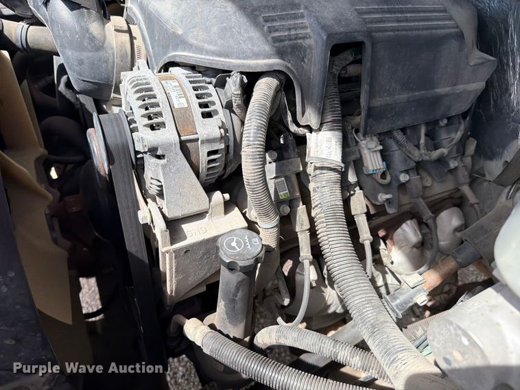 image for item ED5173 2016 Chevrolet Silverado 2500HD Crew Cab pickup truck