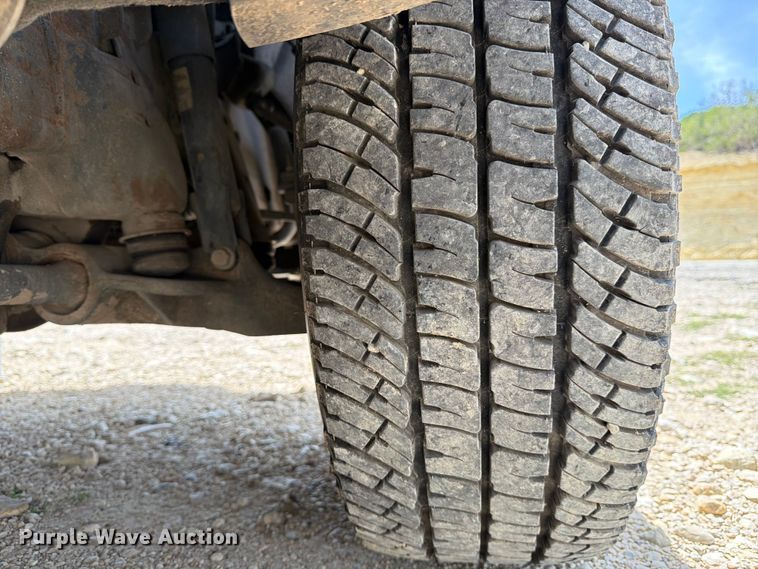 image for item ED5173 2016 Chevrolet Silverado 2500HD Crew Cab pickup truck