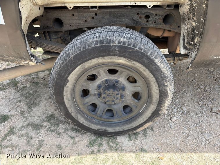 image for item ED5173 2016 Chevrolet Silverado 2500HD Crew Cab pickup truck