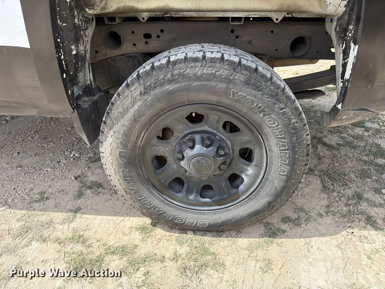 image for item ED5173 2016 Chevrolet Silverado 2500HD Crew Cab pickup truck