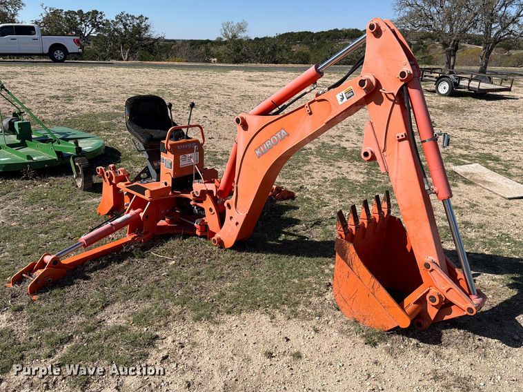 image for item ED5180 Kubota BH92 backhoe attachment