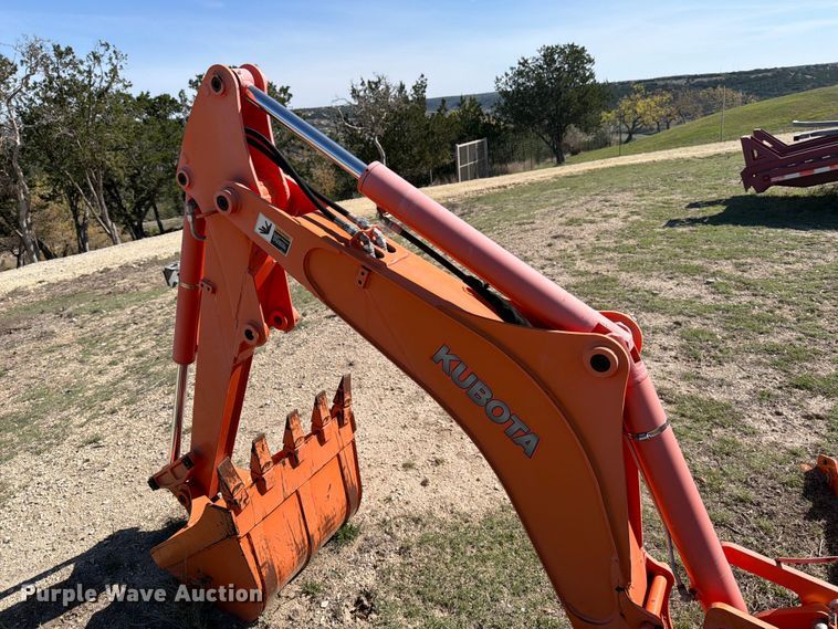 image for item ED5180 Kubota BH92 backhoe attachment