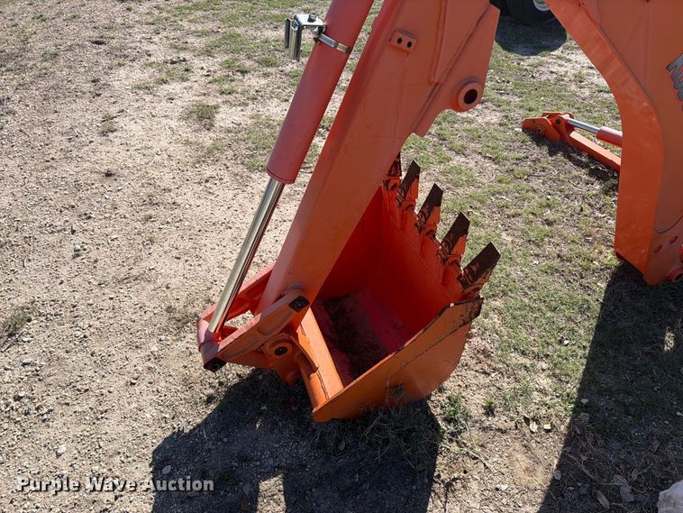 image for item ED5180 Kubota BH92 backhoe attachment