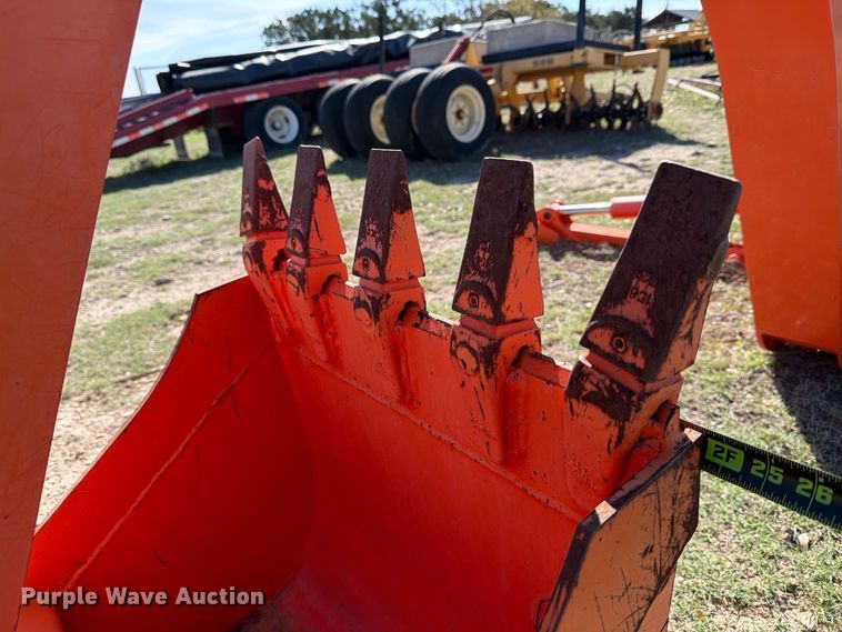 image for item ED5180 Kubota BH92 backhoe attachment