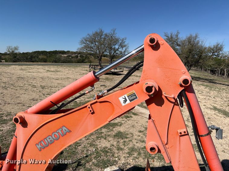 image for item ED5180 Kubota BH92 backhoe attachment