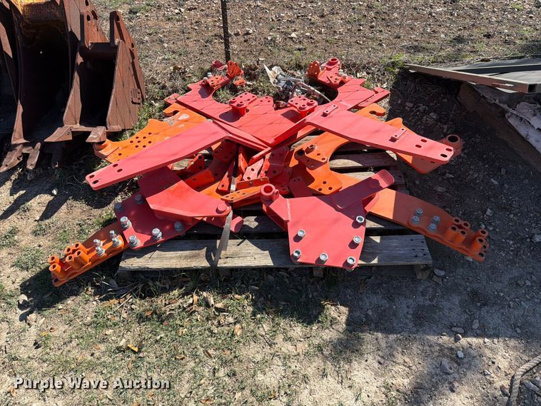 image for item ED5180 Kubota BH92 backhoe attachment