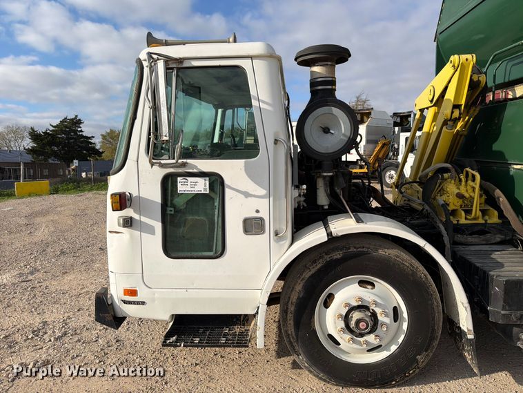 image for item ED5191 2005 Autocar Xpeditor refuse truck