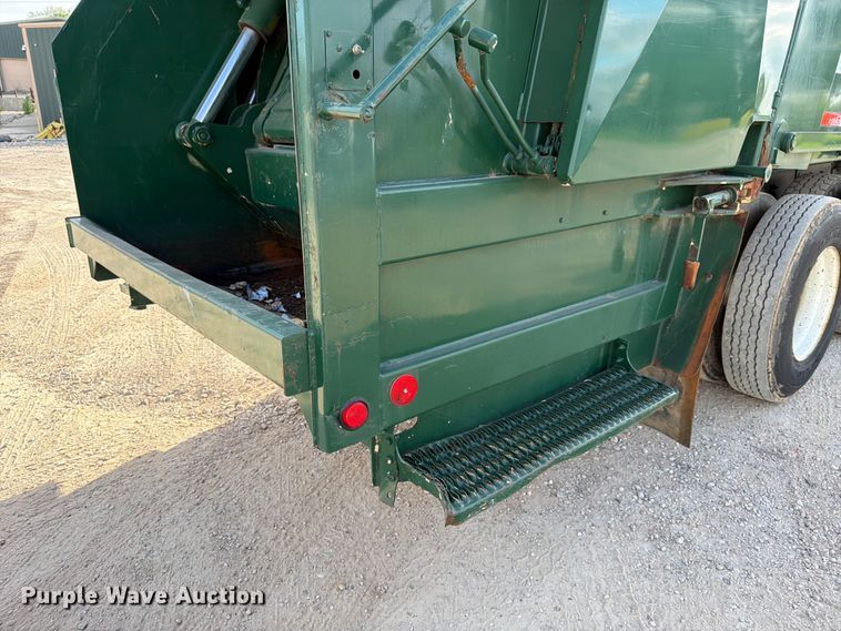 image for item ED5191 2005 Autocar Xpeditor refuse truck