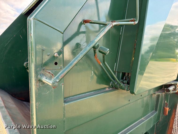 image for item ED5191 2005 Autocar Xpeditor refuse truck