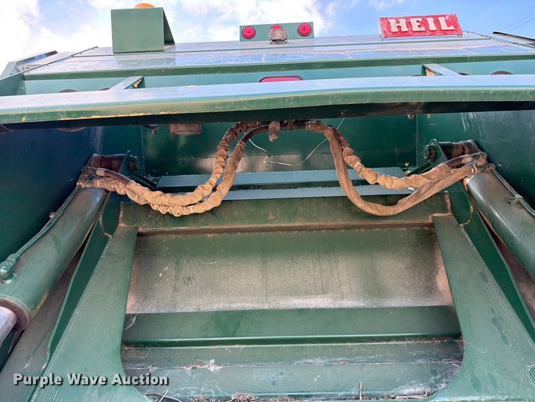 image for item ED5191 2005 Autocar Xpeditor refuse truck