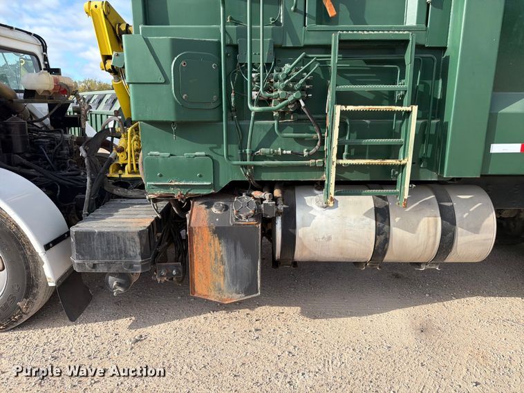 image for item ED5191 2005 Autocar Xpeditor refuse truck