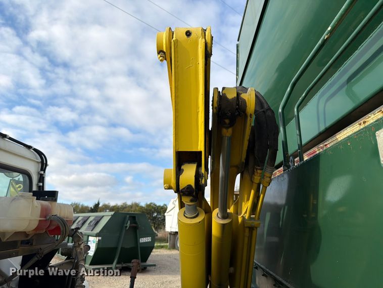 image for item ED5191 2005 Autocar Xpeditor refuse truck