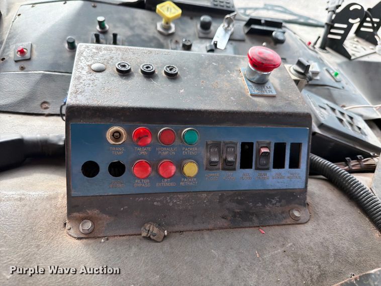 image for item ED5191 2005 Autocar Xpeditor refuse truck