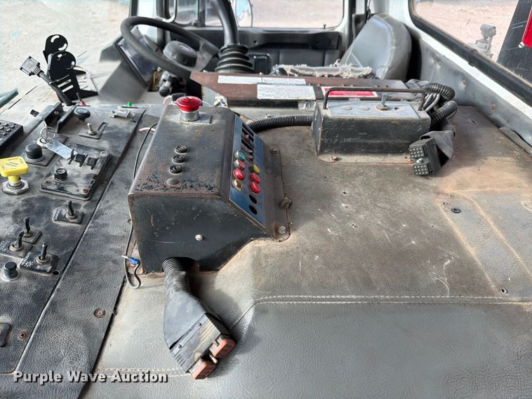 image for item ED5191 2005 Autocar Xpeditor refuse truck