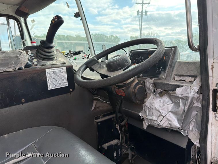 image for item ED5191 2005 Autocar Xpeditor refuse truck