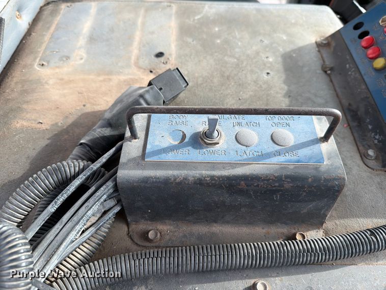 image for item ED5191 2005 Autocar Xpeditor refuse truck