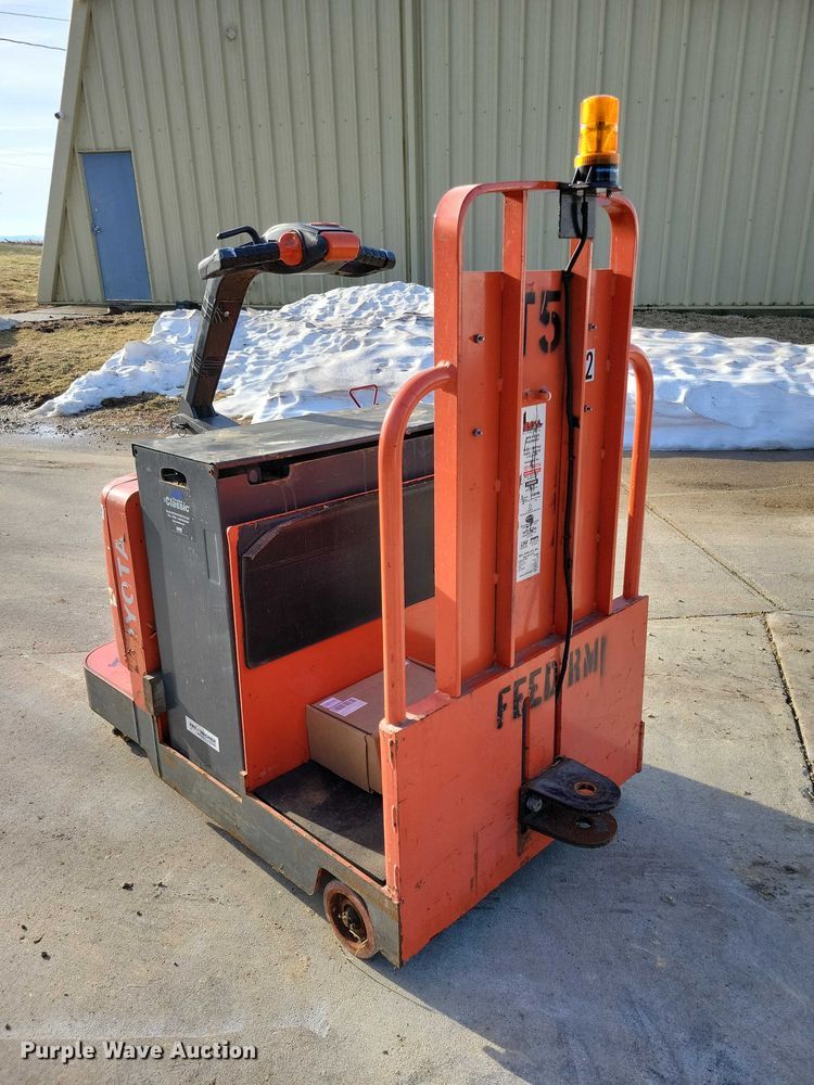 image for item EE0902 Toyota 7TB50 tow tractor