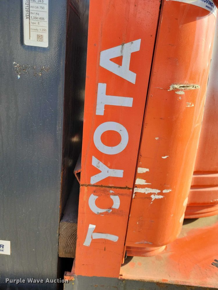 image for item EE0902 Toyota 7TB50 tow tractor