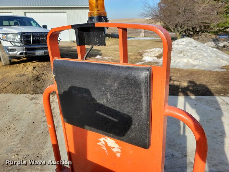 image for item EE0902 Toyota 7TB50 tow tractor