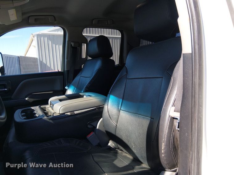image for item EE5160 2019 Chevrolet Silverado 2500HD Ext. Cab pickup truck
