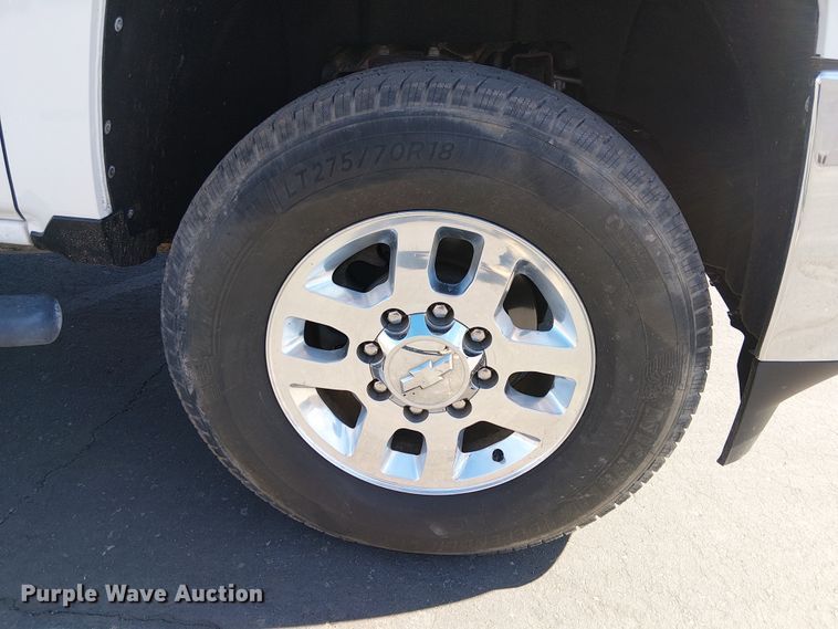 image for item EE5160 2019 Chevrolet Silverado 2500HD Ext. Cab pickup truck