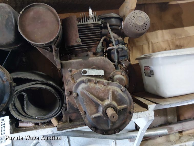 image for item EE5214 (4) Wisconsin air cooled engines